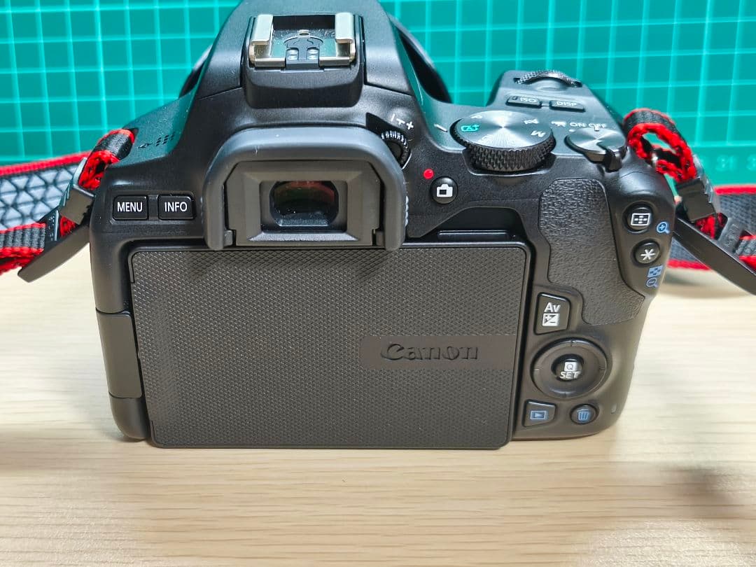 【美品】Canon EOS Kiss X10 デジタル一眼レフ