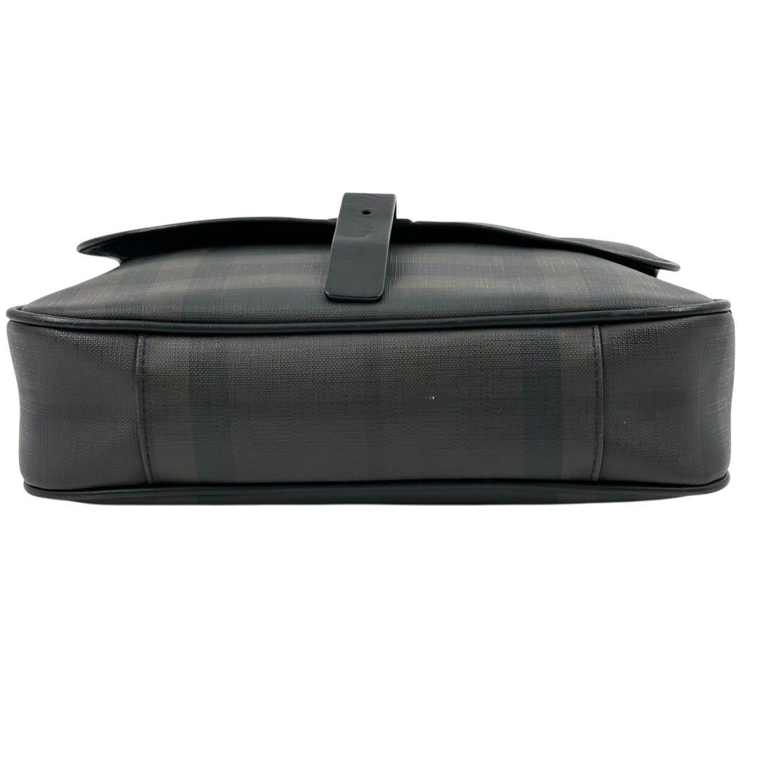 【美品】バーバリー　ショルダーバッグ　メッセンジャー　ノバチェック　メンズ