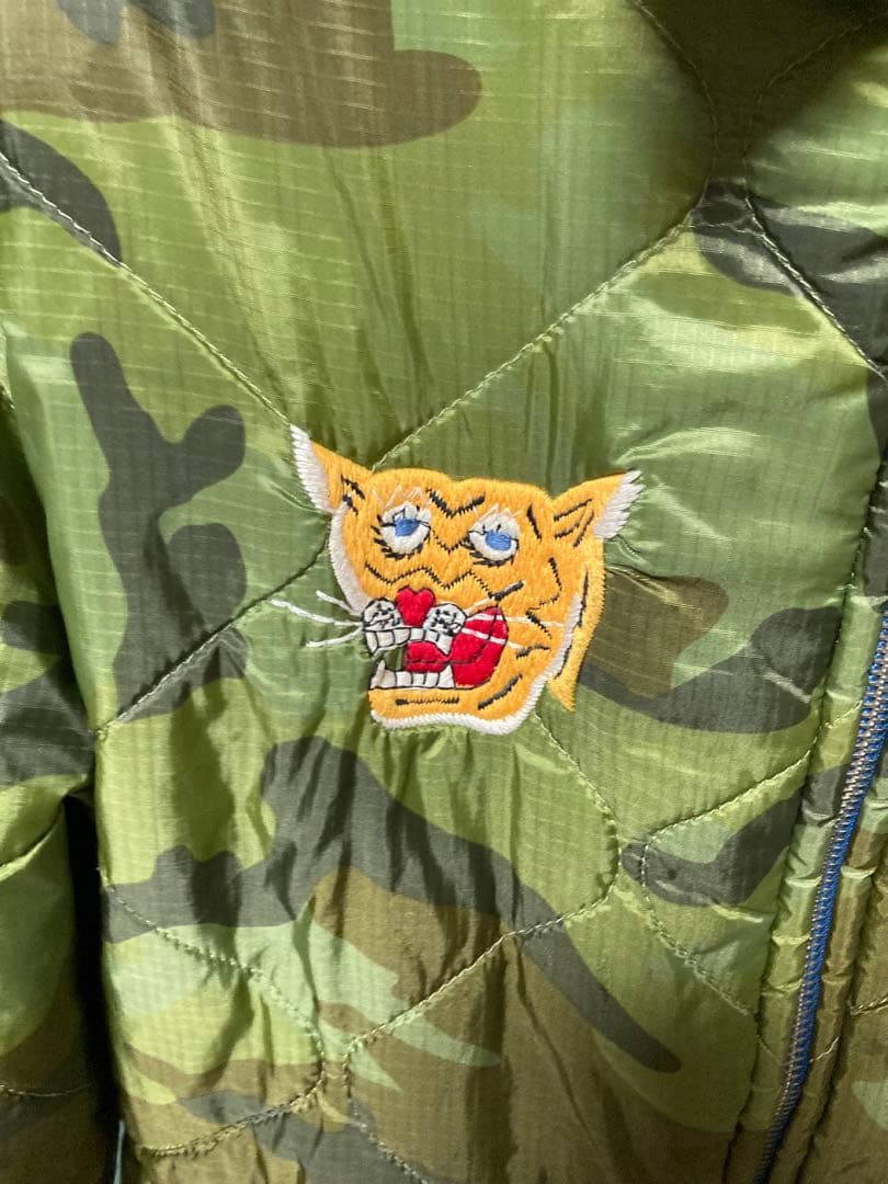東洋エンタープライズ オリーブグリーン色 虎刺繍 ベトジャン