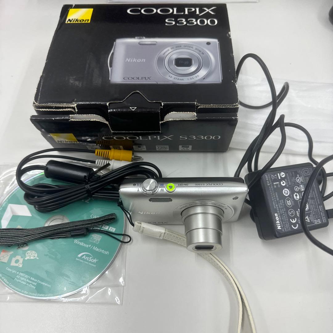 Nikon COOLPIX S3300　コンパクトデジタルカメラ　SDカード付
