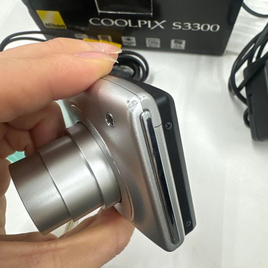 Nikon COOLPIX S3300　コンパクトデジタルカメラ　SDカード付