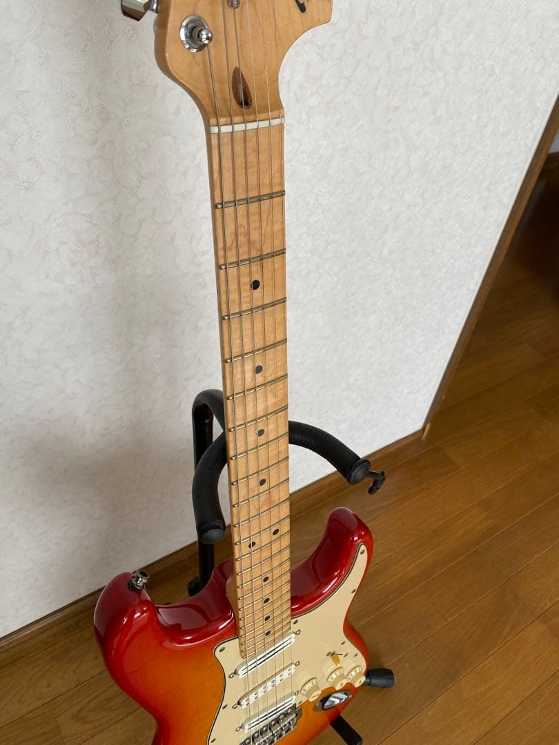 Fender USAneck、seymourduncan bodyストラット
