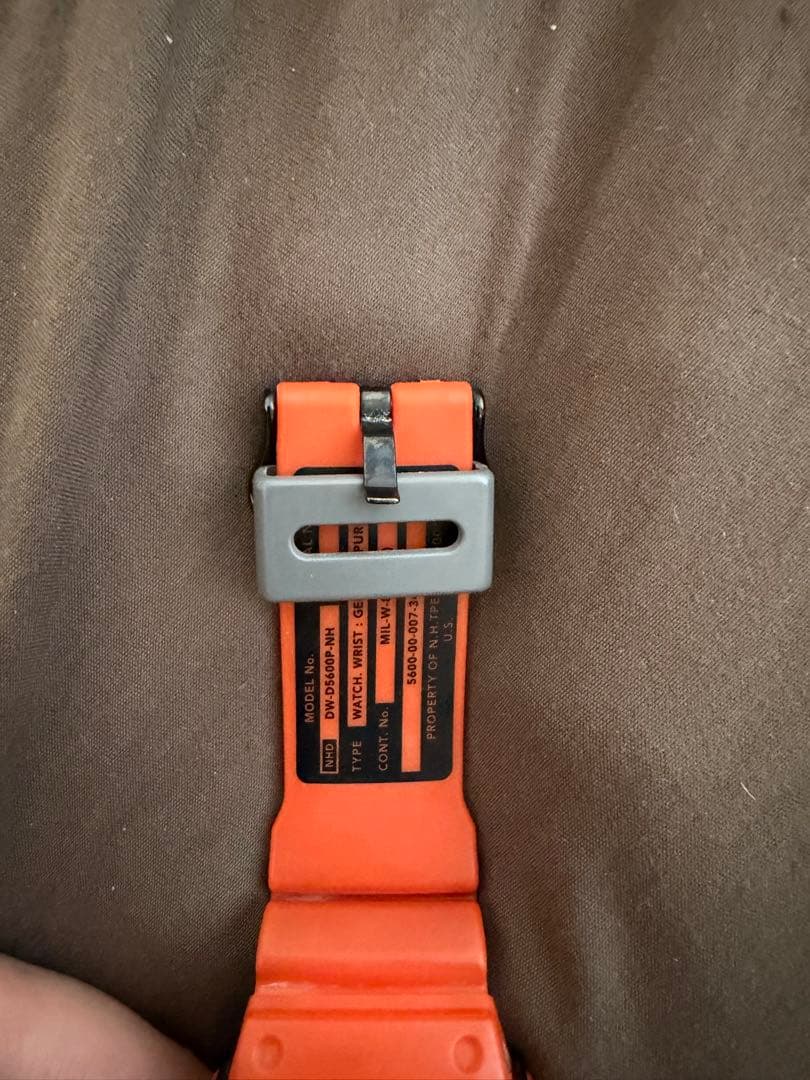 G-SHOCK DW-D5600P-NH デジタル腕時計 オレンジ