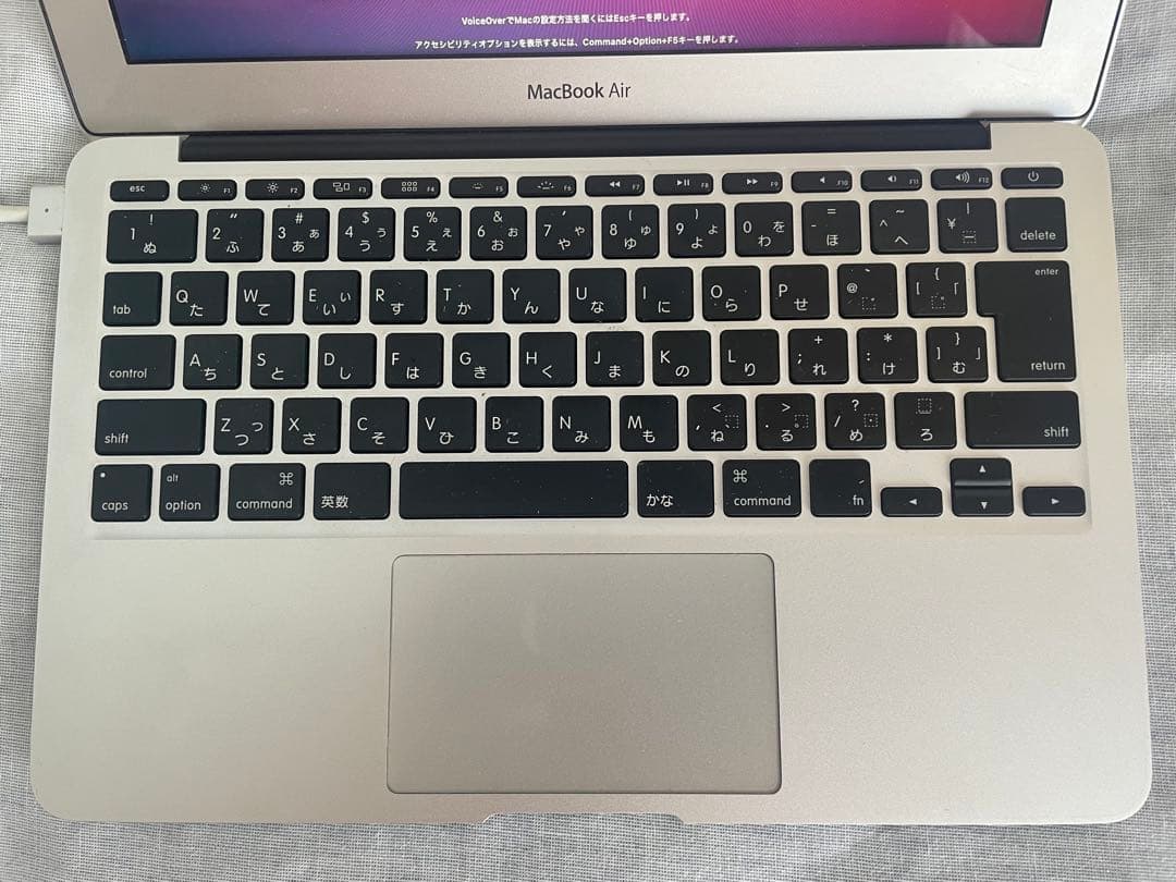 Apple MacBook air 11inch モデルA1465 シルバー