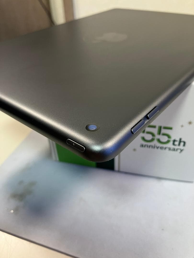 iPad 第9世代　64GBグレー　Wi-Fiモデル　カバーガラス付