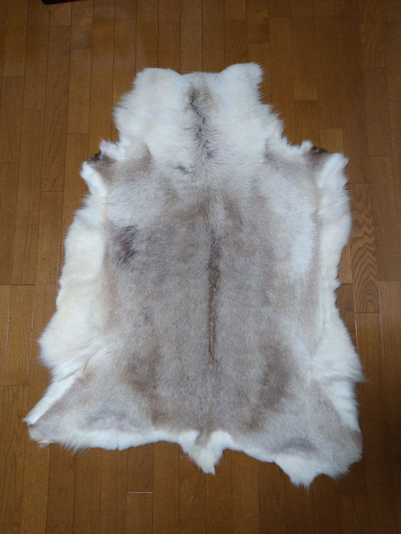 トナカイ　毛皮　ラグ