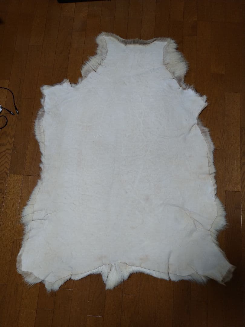 トナカイ　毛皮　ラグ
