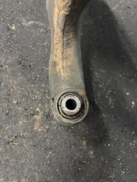 ◆オニー様◆sj5 スバル フォレスター フロントロアアーム ◆