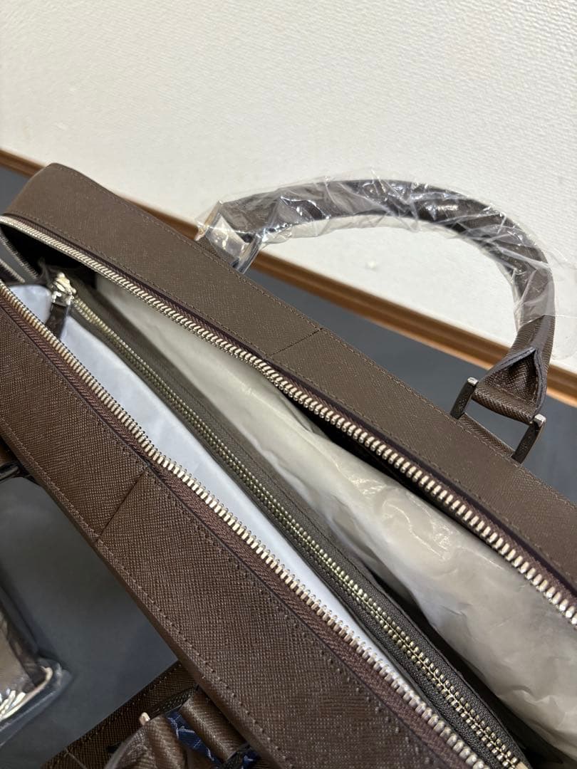 ★エリザベス★ペッレモルビダ　CA013B ブリーフバッグCapitano