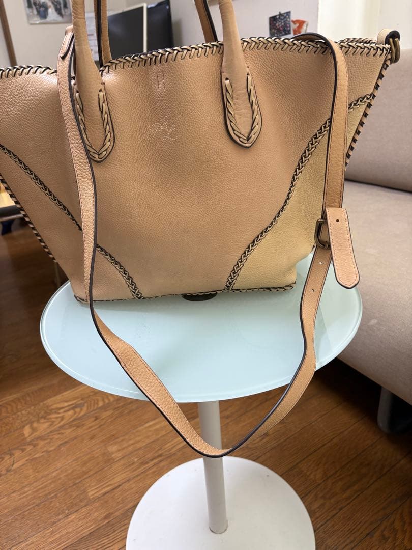 ベージュ レザー トートバッグ 編み込みデザイン