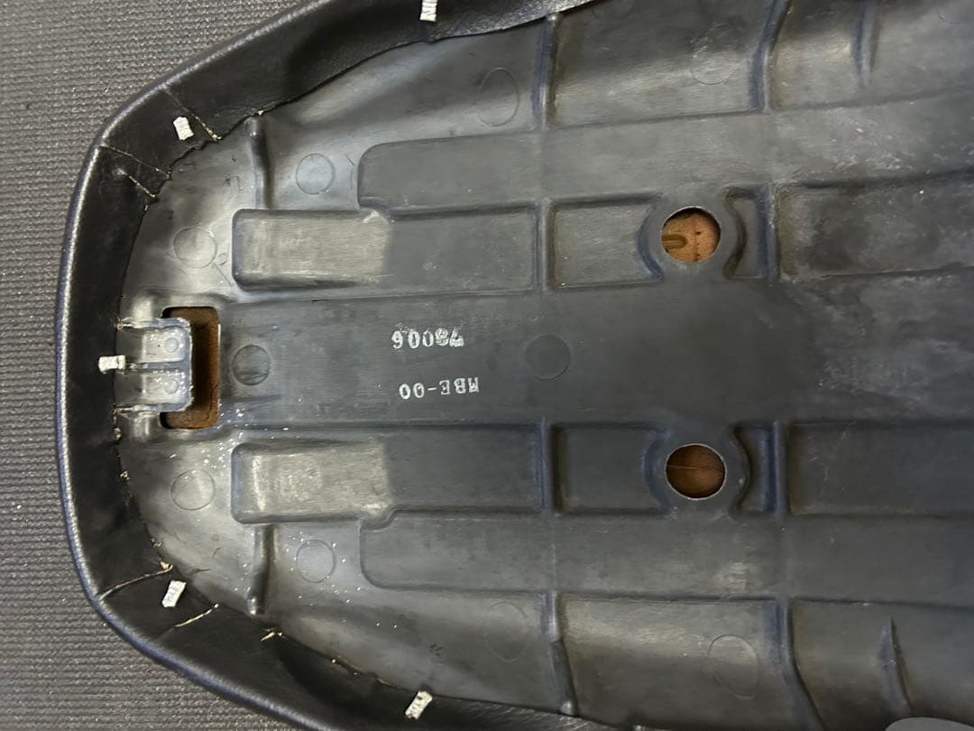 専用品cb400four nc36 変形タックロールシート　ヨンフォア