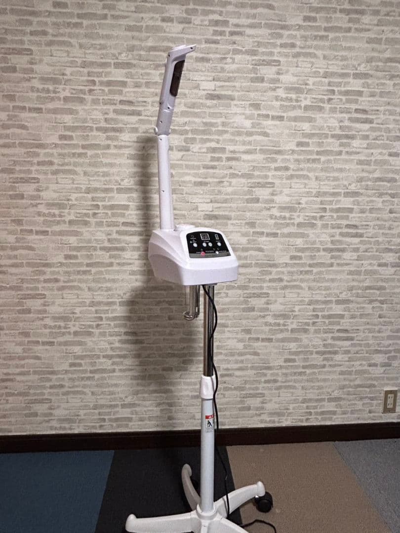 セブンビューティー　オゾンフェイシャルスチーマー　FS300 ホワイト