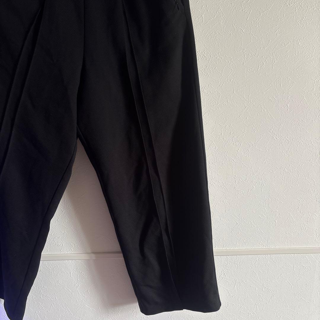 ピンタックワイドパンツ　シネマティック　cinematiq 元鈴木さん　ブラック