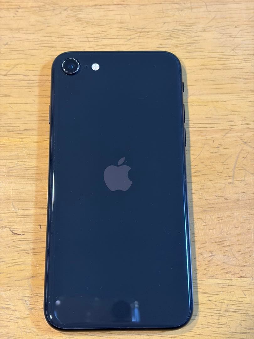 iPhone SE (第2世代) ブラック 64GB SIMロック解除済み