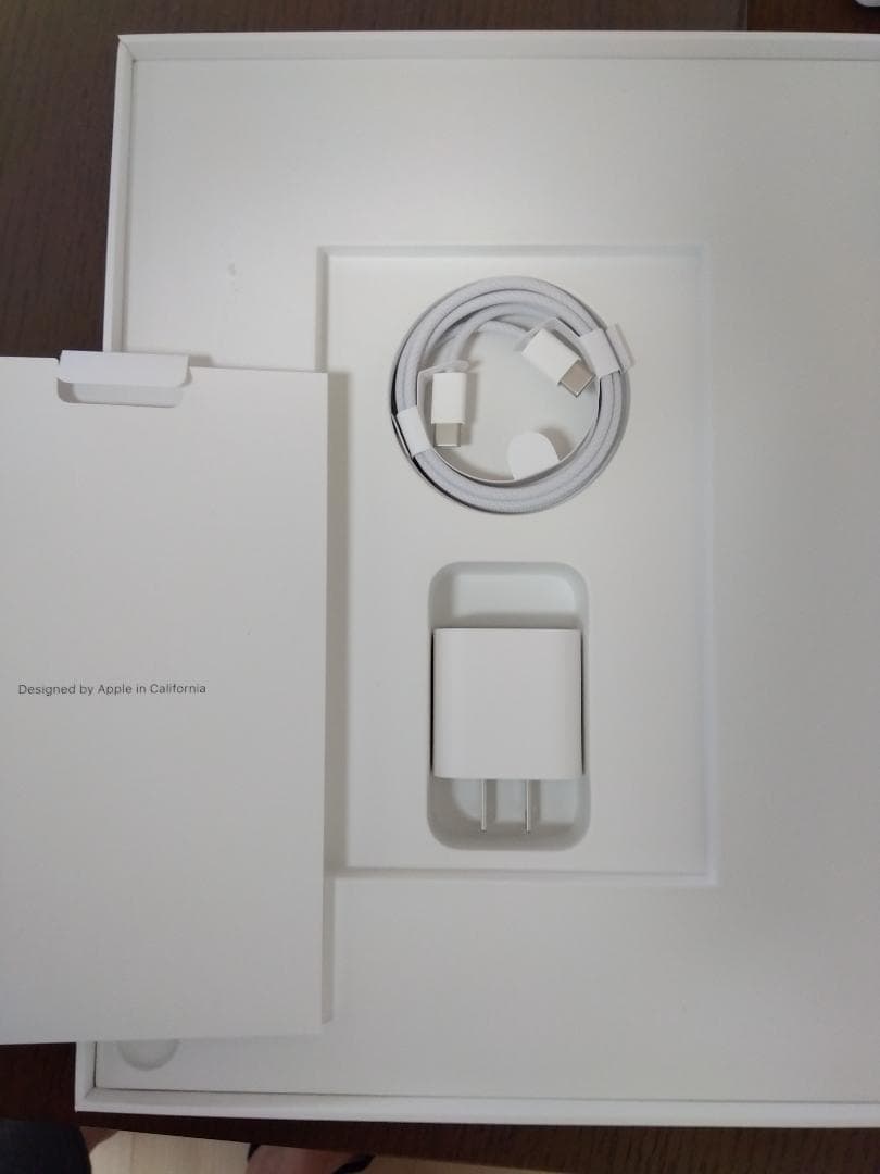 13インチiPad Air(M2) Wi-Fiモデル256GB スターライト