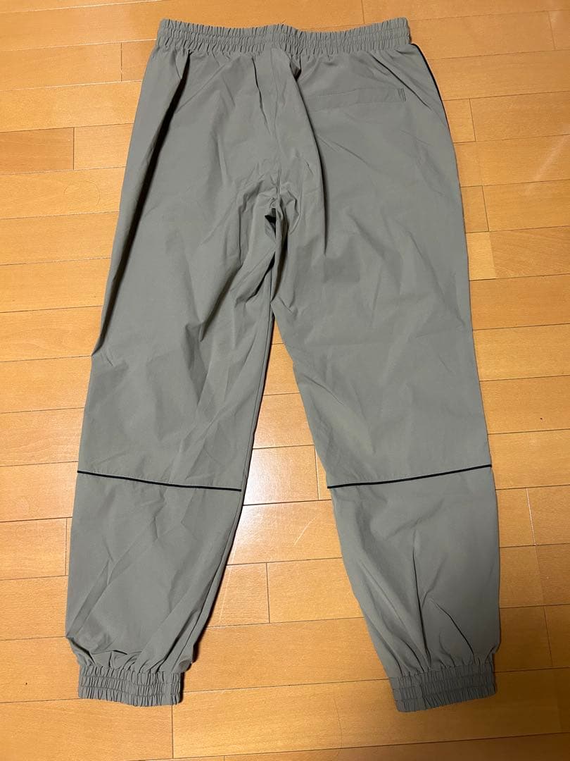 ニューエラ　NEWERA ナイロンジャケット ベージュ ジップアップ