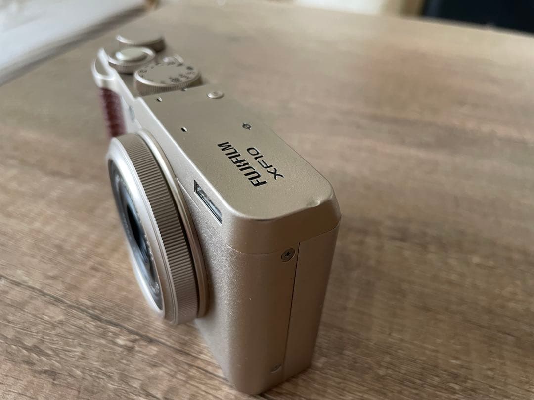 富士フイルム　XF10 APS-Cサイズコンパクトデジカメ