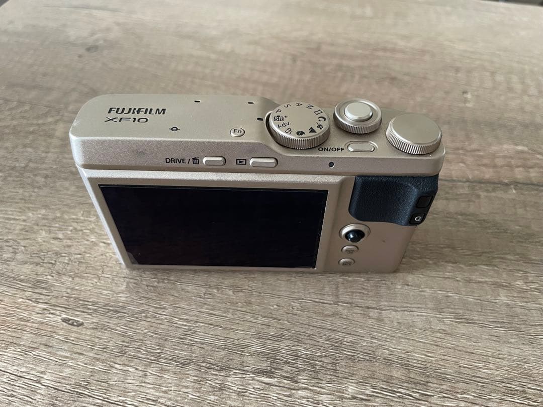 富士フイルム　XF10 APS-Cサイズコンパクトデジカメ