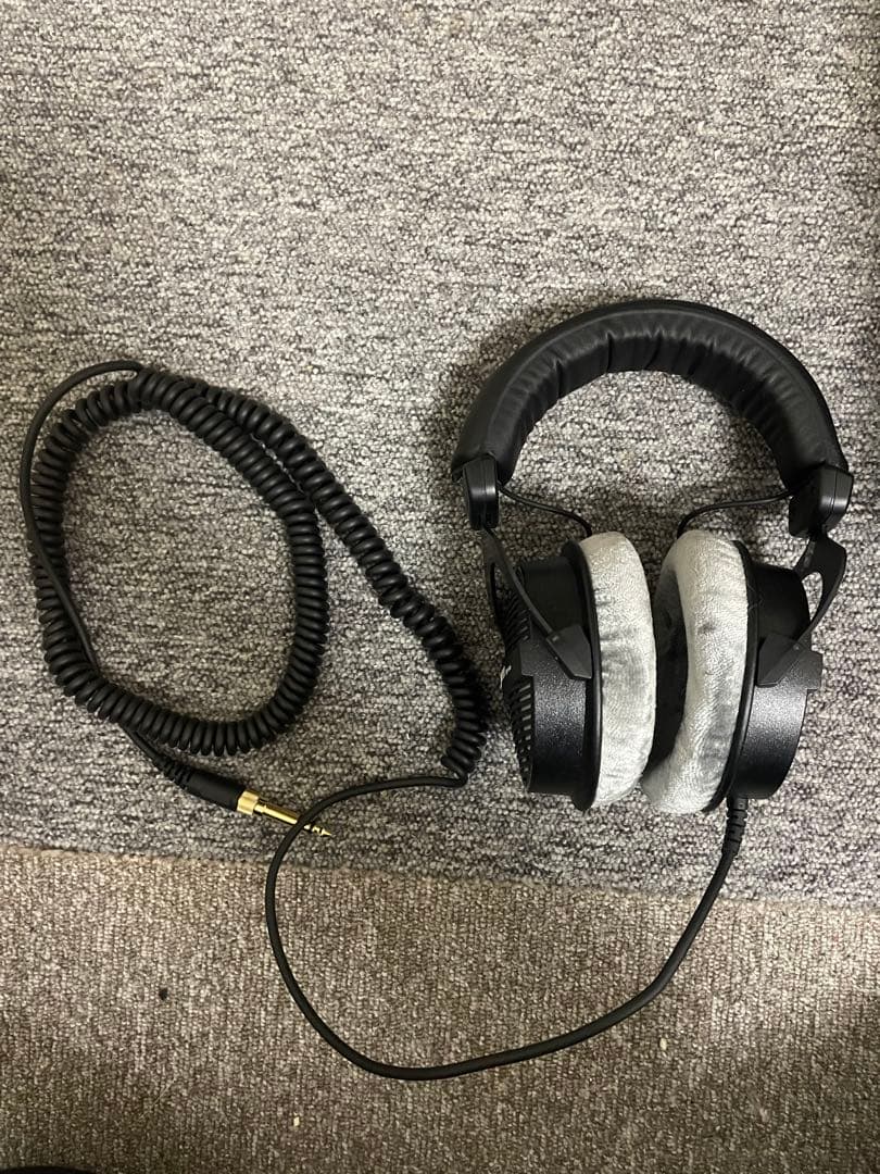 ヘッドホン beyerdynamic DT990PRO