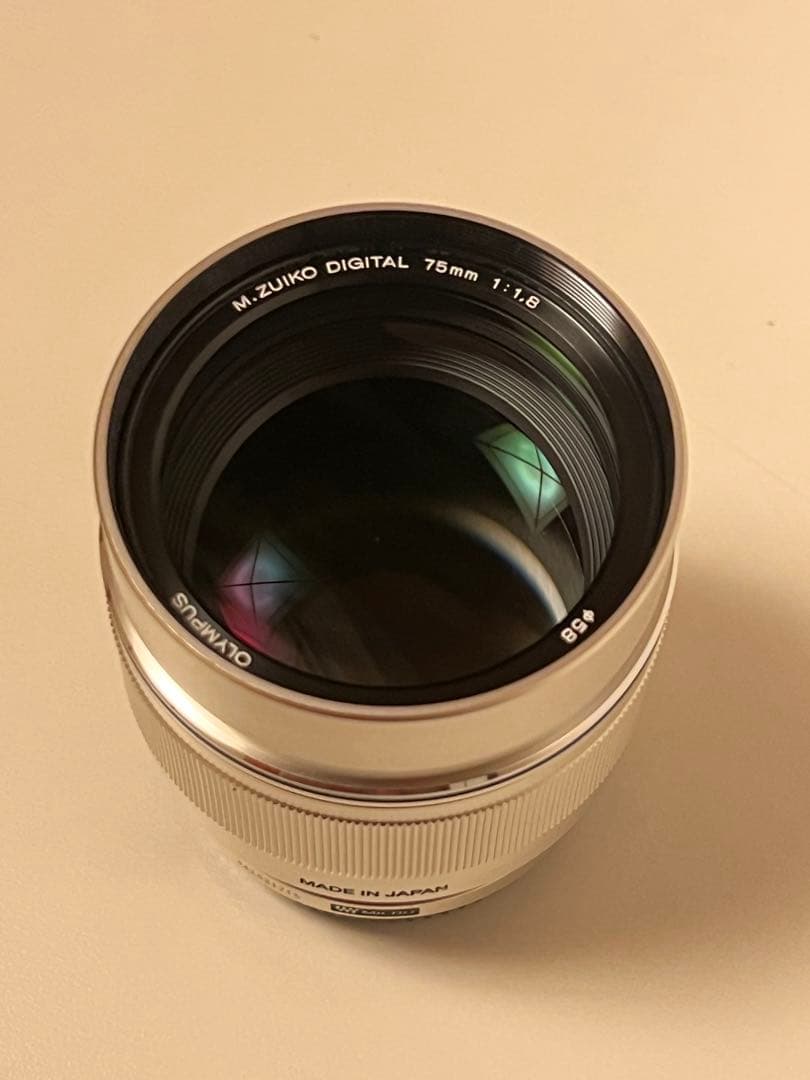 OLYMPUS M.ZUIKO DIGITAL 75mm f/1.8シルバー