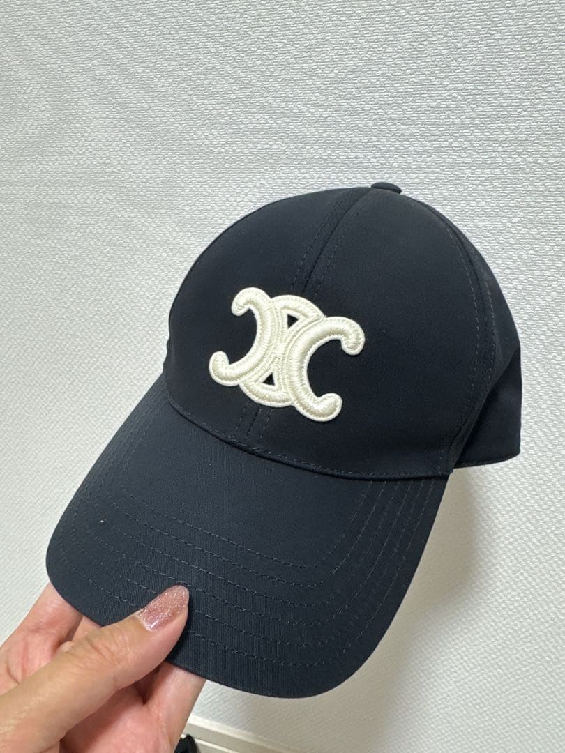 momo # CELINE キャップ