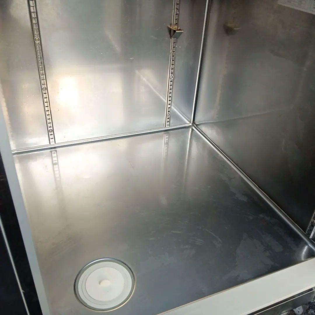 『とらとらとら』 冷蔵コールドテーブル