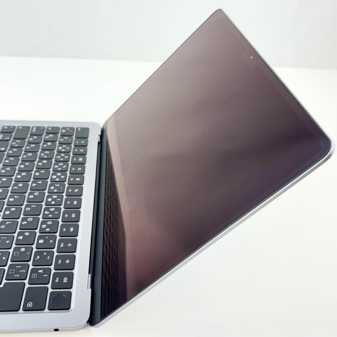 【極美品】MacBook Air M2 2022 13.6インチ A2681