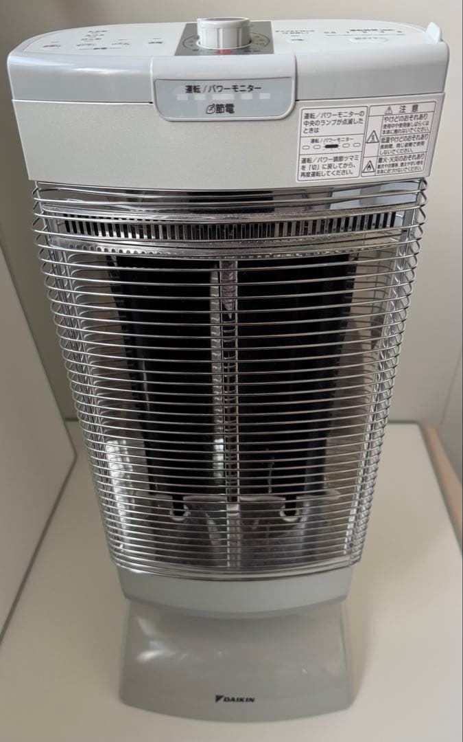 ダイキン CERAMHEAT 電気ヒーター （遠赤外線暖房器）、美品