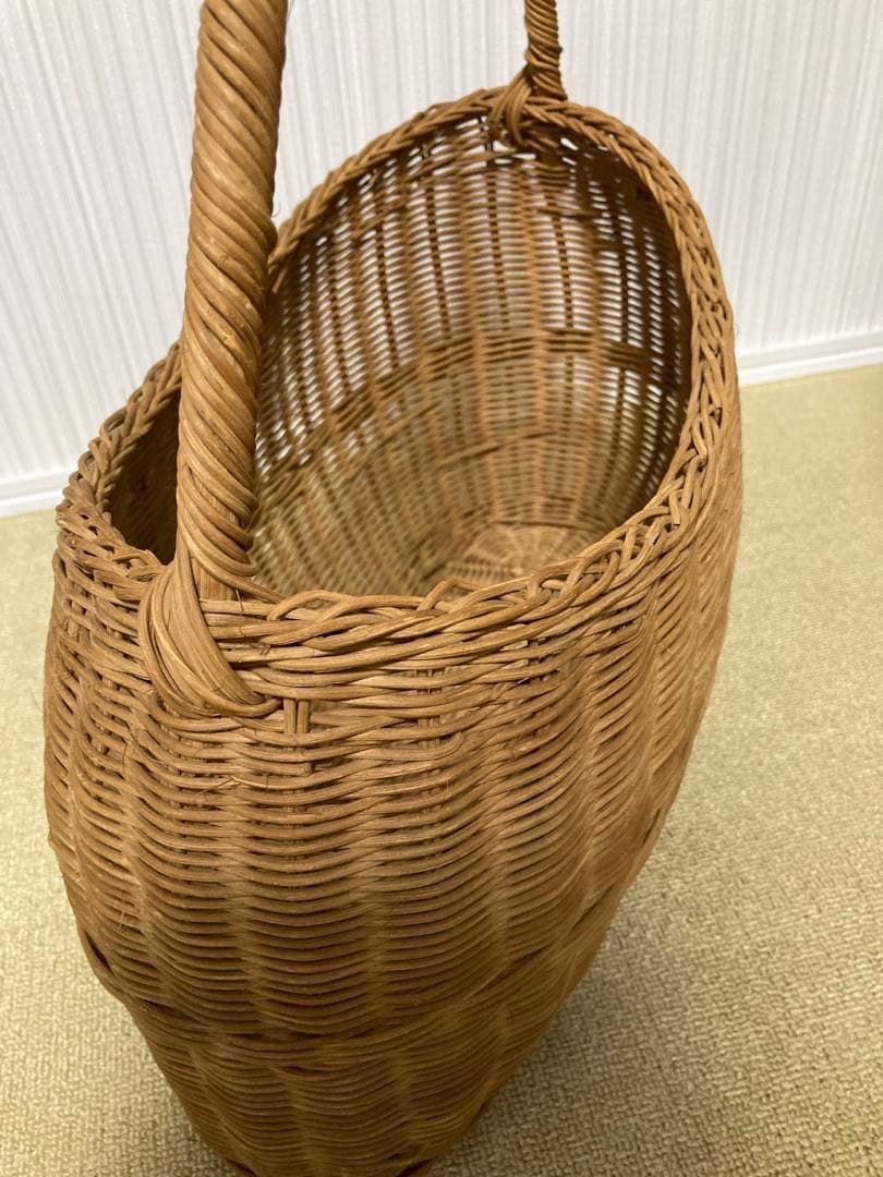 大きいラタンパニエ 籐編みバスケット ブロカントショップアンティーク家具店購入