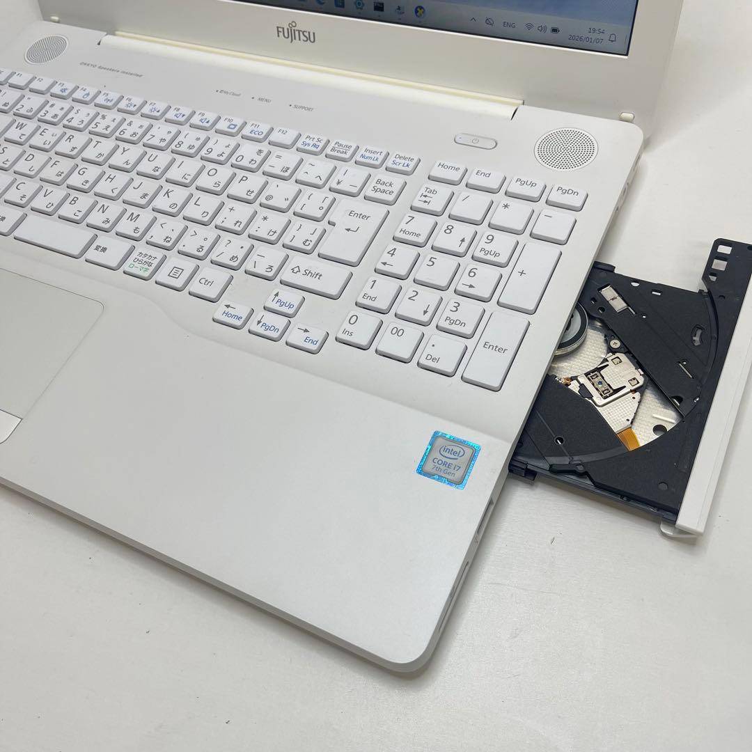 #700 富士通 AH50/B3 i7-7700HQ 8GB SSD512GB