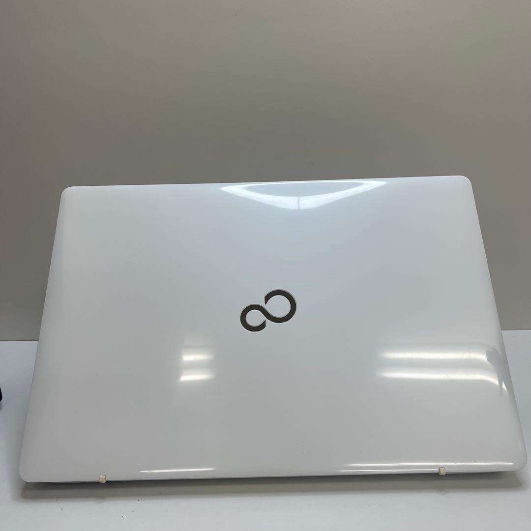 #700 富士通 AH50/B3 i7-7700HQ 8GB SSD512GB