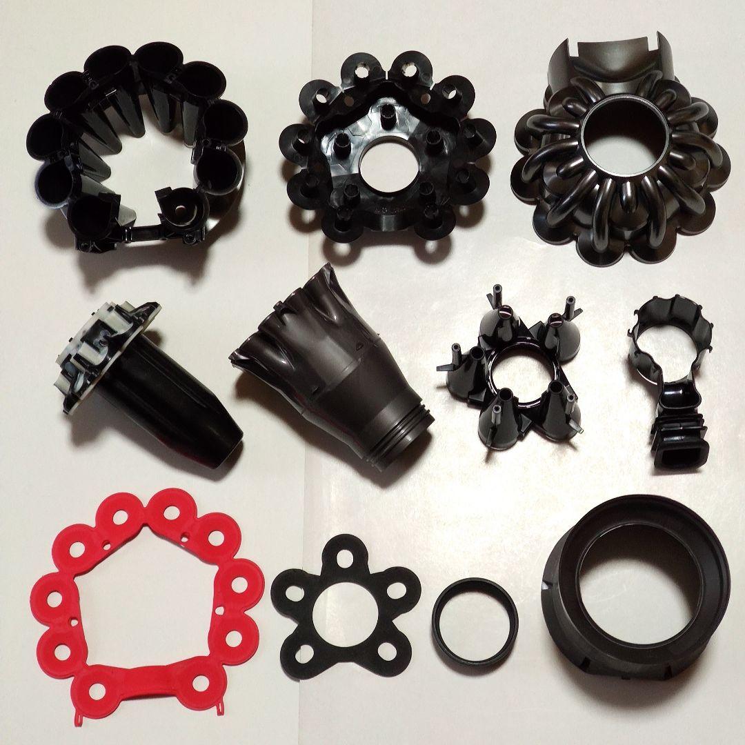 ダイソンV8 SV10K掃除機＋マキタ18vアダプターセット分解清掃済み 動作品