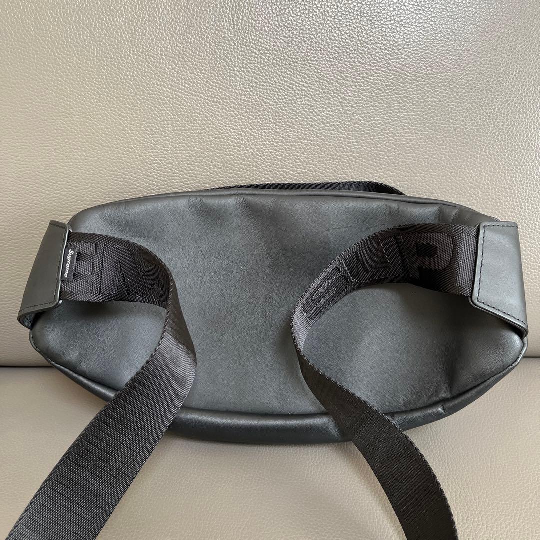 シュプリーム レザー　黒　ボディバッグ