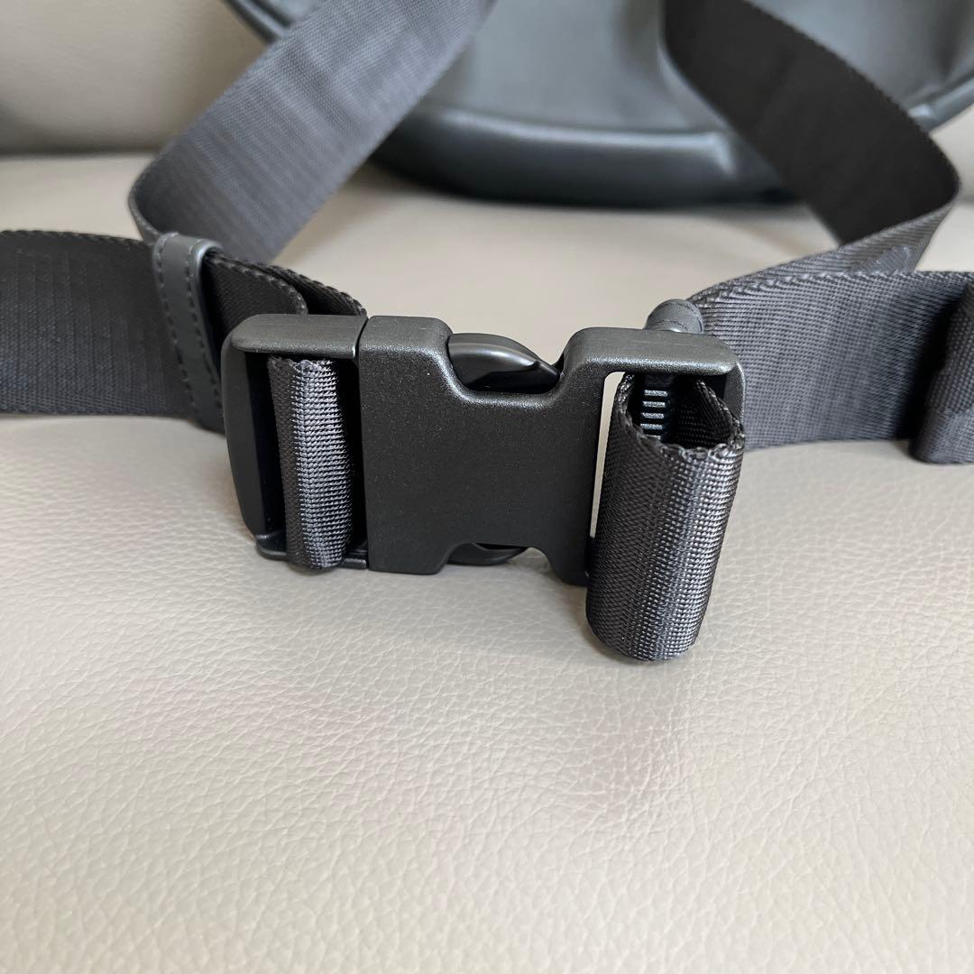 シュプリーム レザー　黒　ボディバッグ