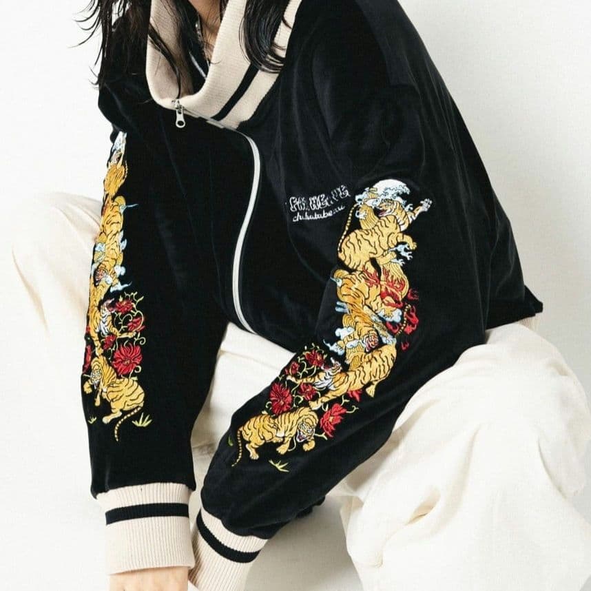 美品✨️ チュウカタベタイ Tiger track jacket 刺繍 ベロア