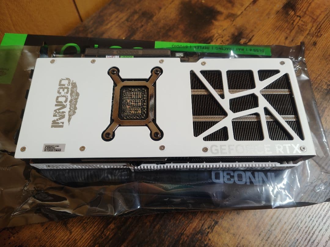 グラフィックボード・グラボ・ビデオカード INNO3D GeForce RTX 5070 TWIN X2 OC WHITE