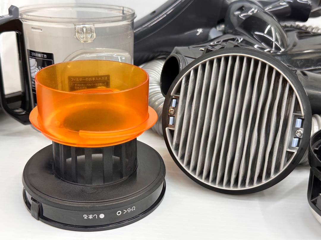 東芝　掃除機　2020年製　白　VC-C7A 本体　フルセット　中古　格安　良品