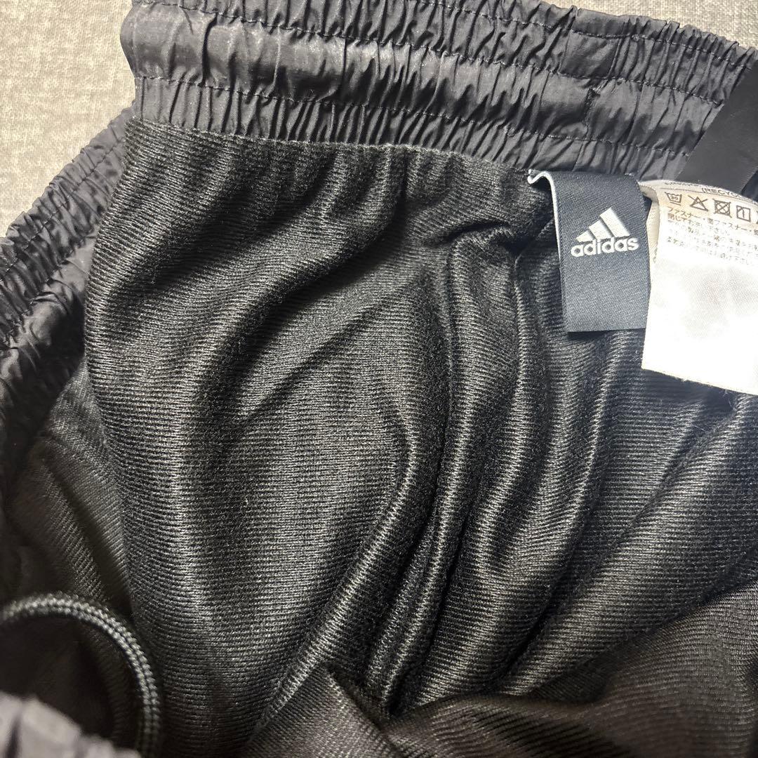 送料込み　adidas ウィンドブレーカー上下セット