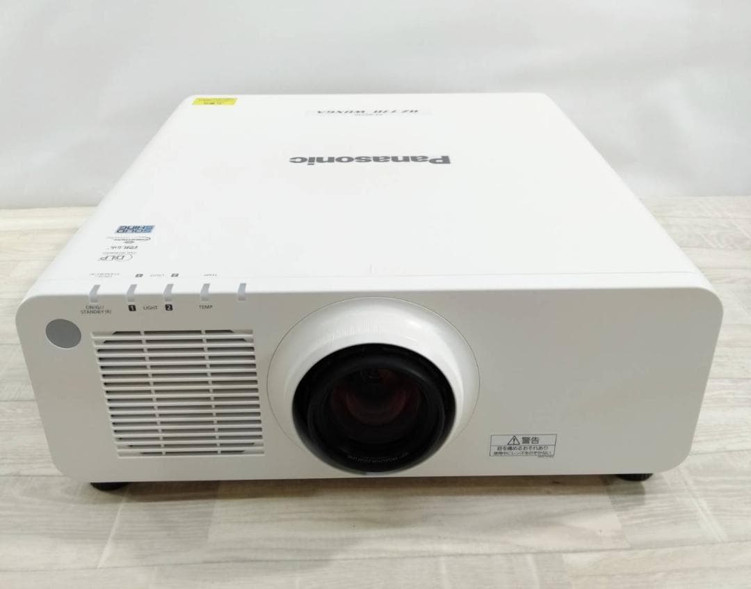 Panasonic 1チップ DLPプロジェクター PT-RZ770JW 完動品