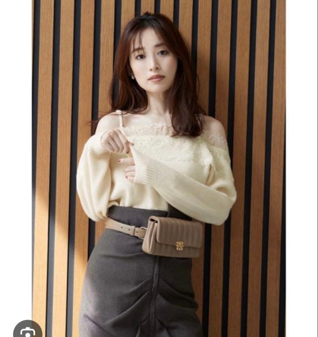 snidelタグ付きレーストリミングニットプルオーバー