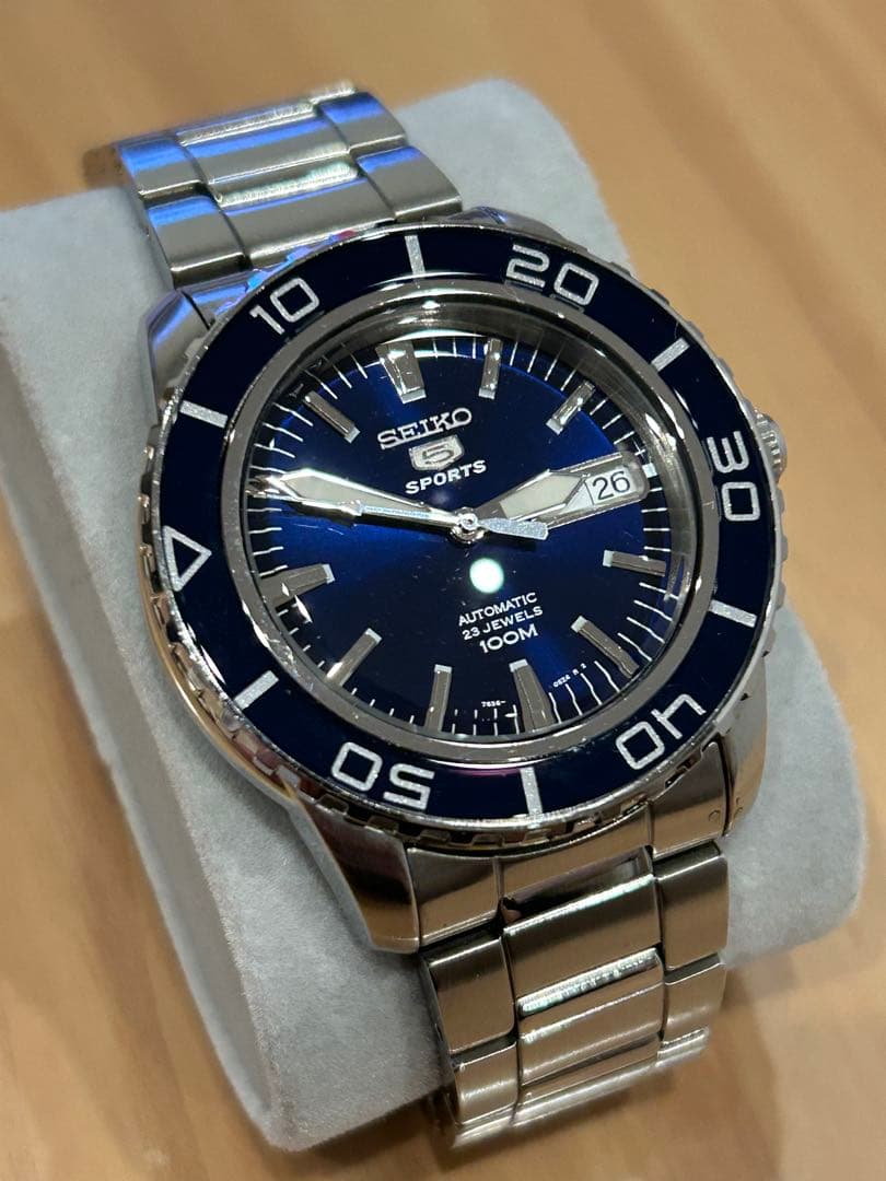 【廃盤】SEIKO 5スポーツ7S36 自動巻き　デイデイト　付属品調整コマ有り