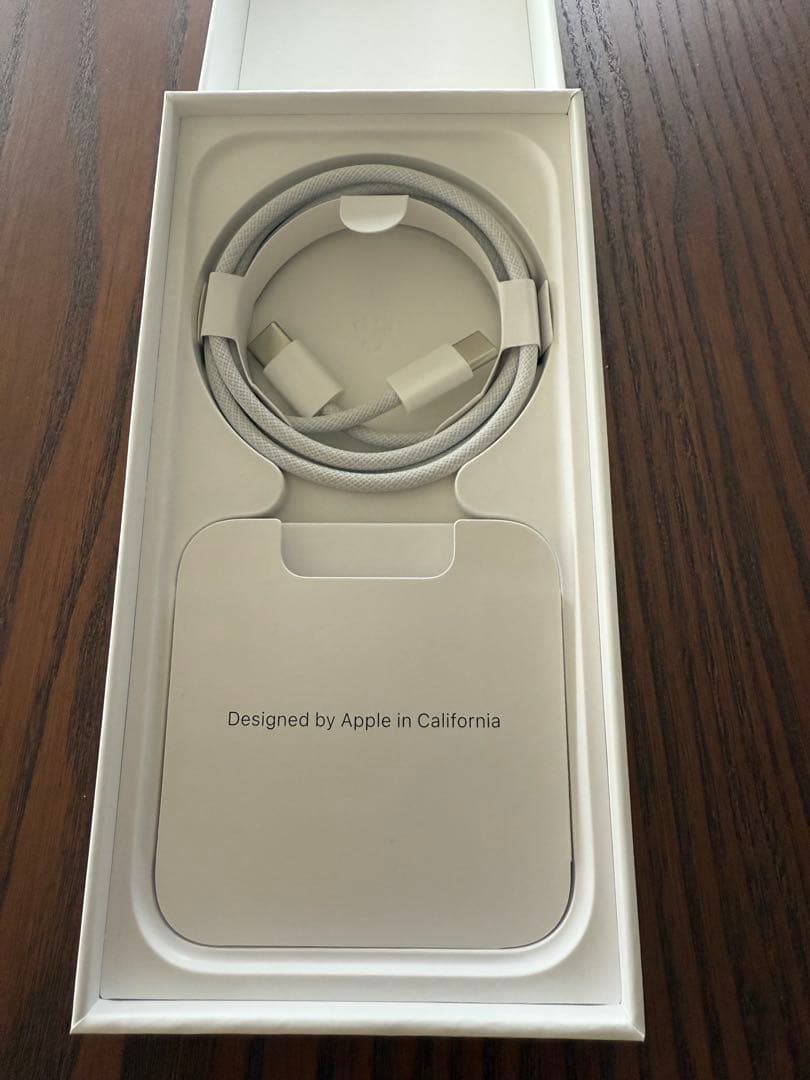 【美品】iPhone 15 256GB ブルー AppleストアSIMフリー