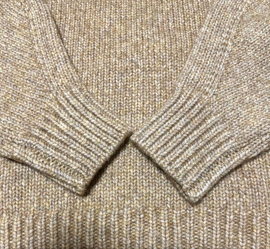 クロマメ かぐれ　カーブスリーブVネックニット CAMEL