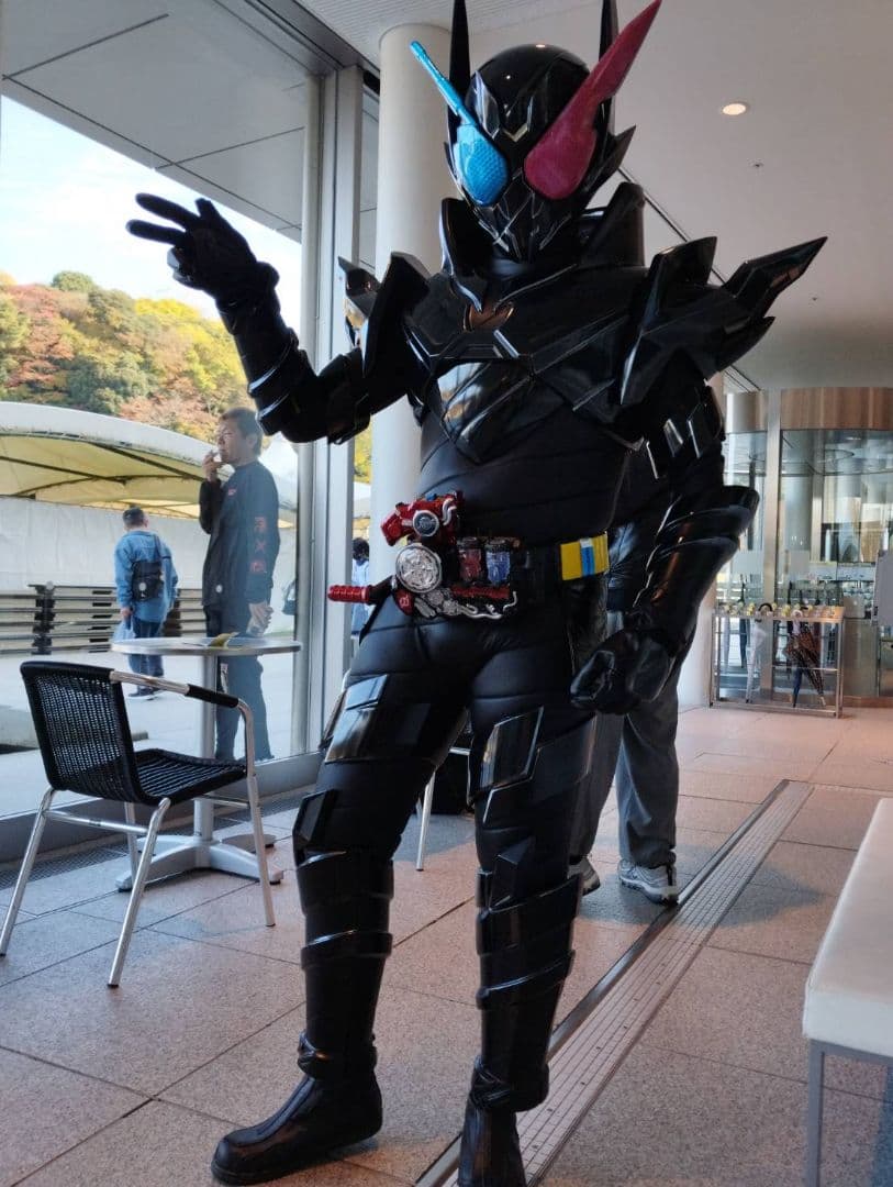 雄*来様 仮面ライダー　ビルド　ハザードフォーム　コスプレ　アトラクではありませ