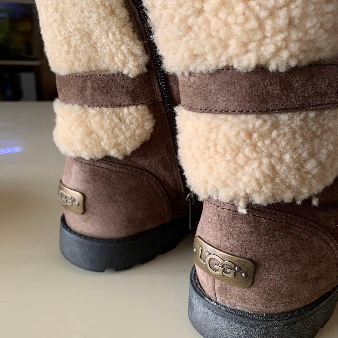 じぇり美品UGG ブラウン ファー付きショートブーツ23㎝