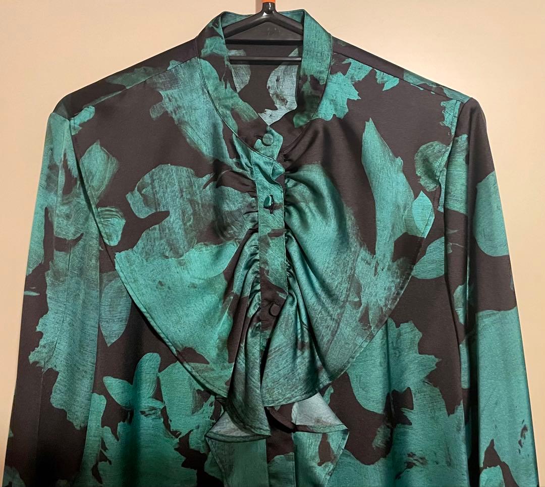 allurevilleモダンフラワーフロントフリルブラウス グリーン M