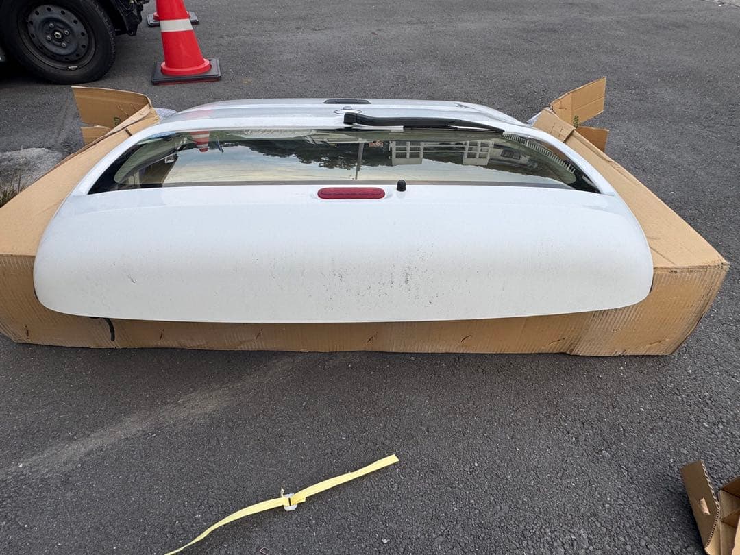 NV100 リアゲート ホワイト 傷あり 17系　エブリィ　クリッパー　スクラム