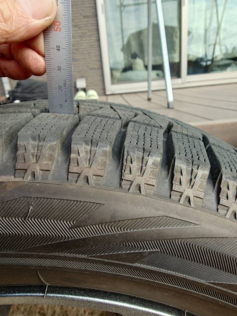 ブリヂストンスタッドレスタイヤ185/60R15値下げしました