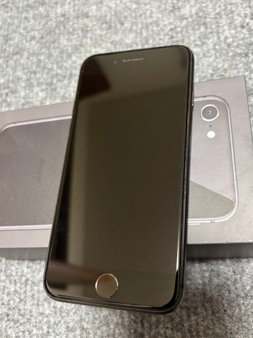 iPhone8 64GB スペースグレイ au（KDDI）版