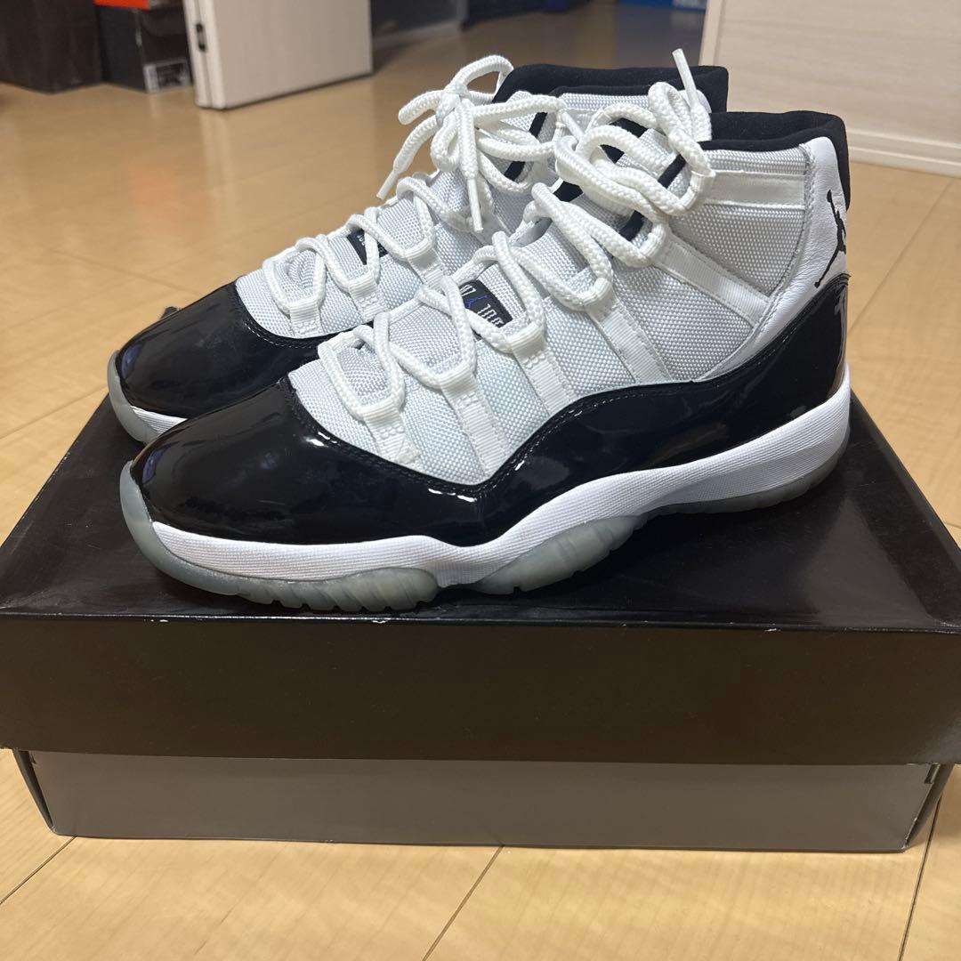 靴 NIKE AIR JORDAN 11 RETRO